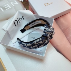 CHRISTIAN DIOR